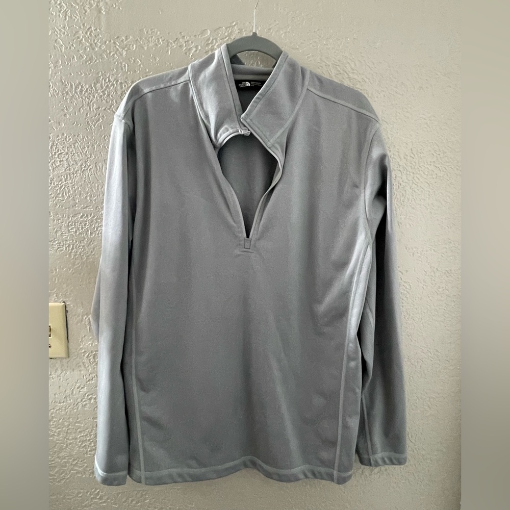 The North Face Men’s Light Gray Quarter-Zip Pullover Size Large